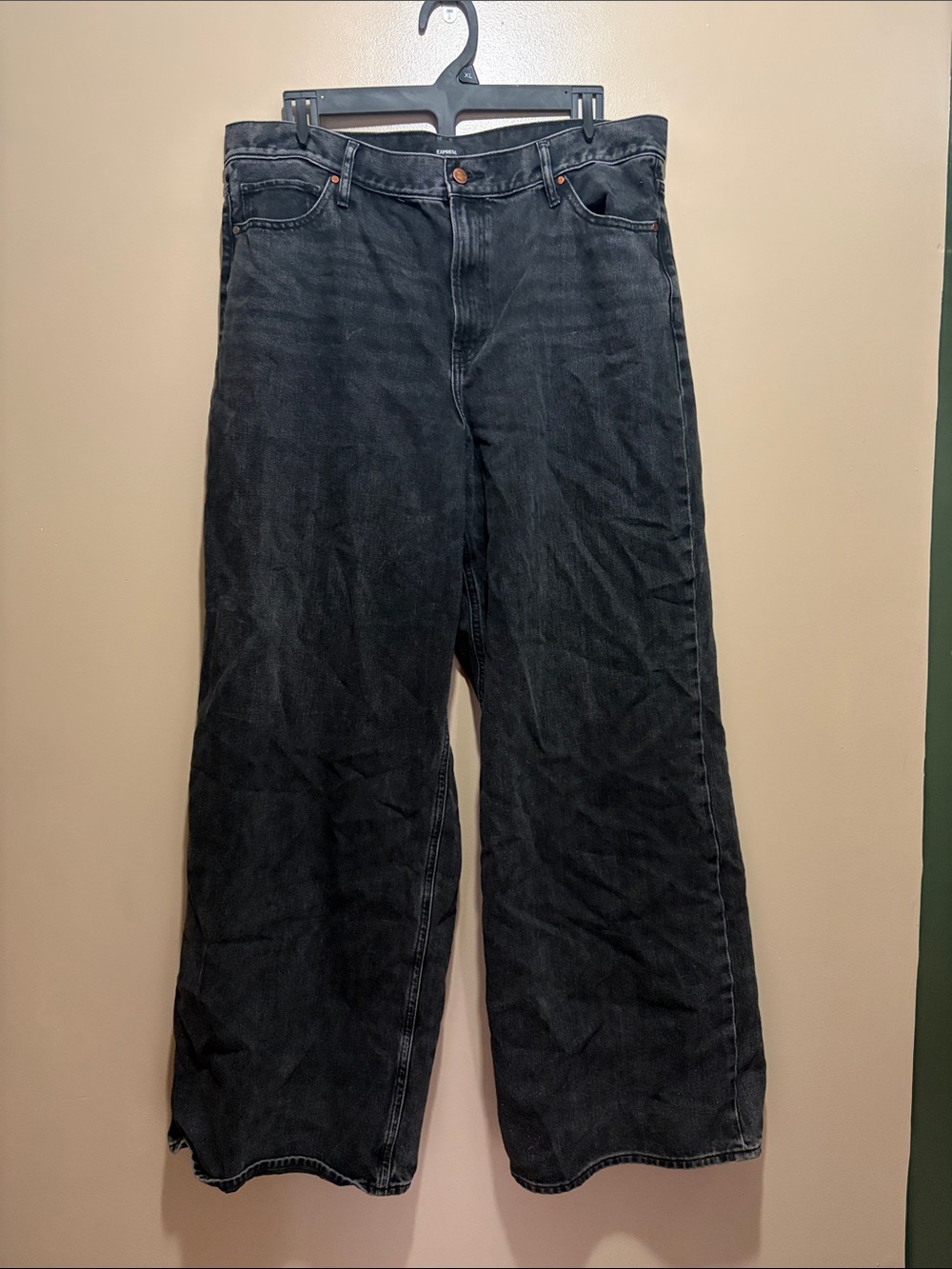 Express Women's Wide-Leg Jeans in Washed Black